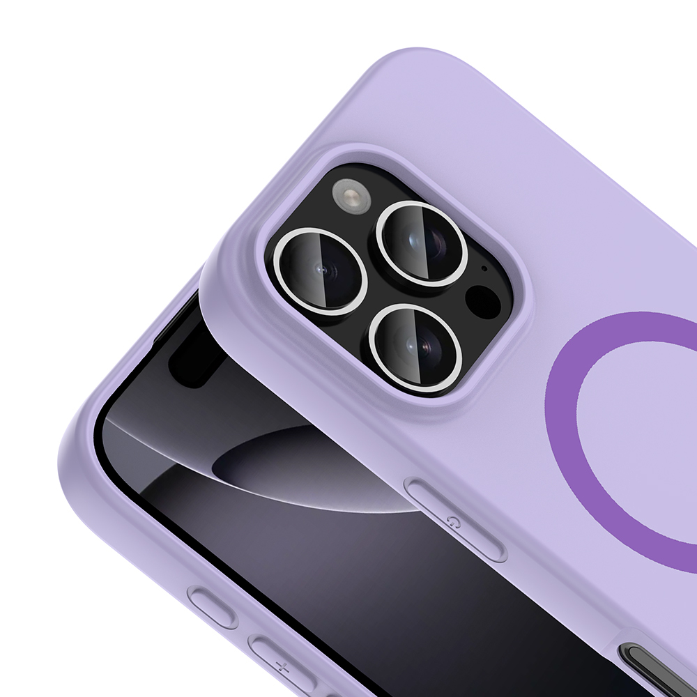 Üç kameralı, halkalı açık mor telefon kılıfı.