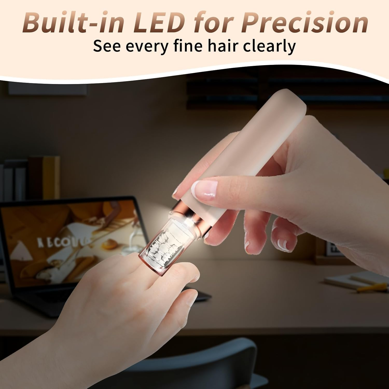 Eine Hand hält ein Haarentfernungswerkzeug mit LED-Licht über eine andere Hand.