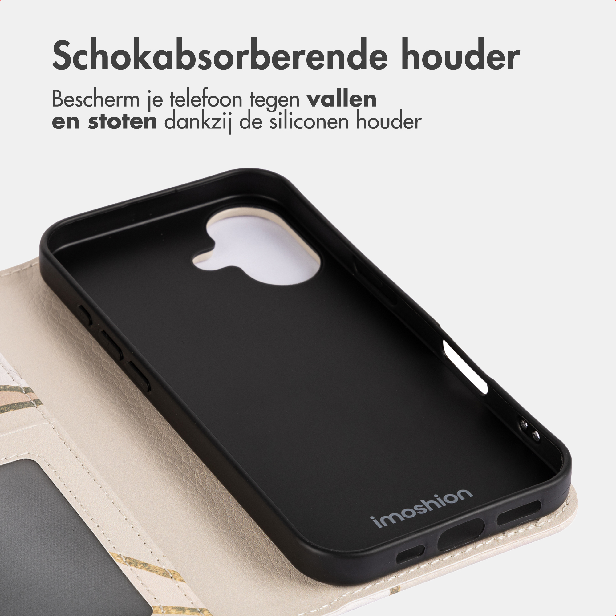 Cover nera per telefono con logo, su una cover chiara a righe.