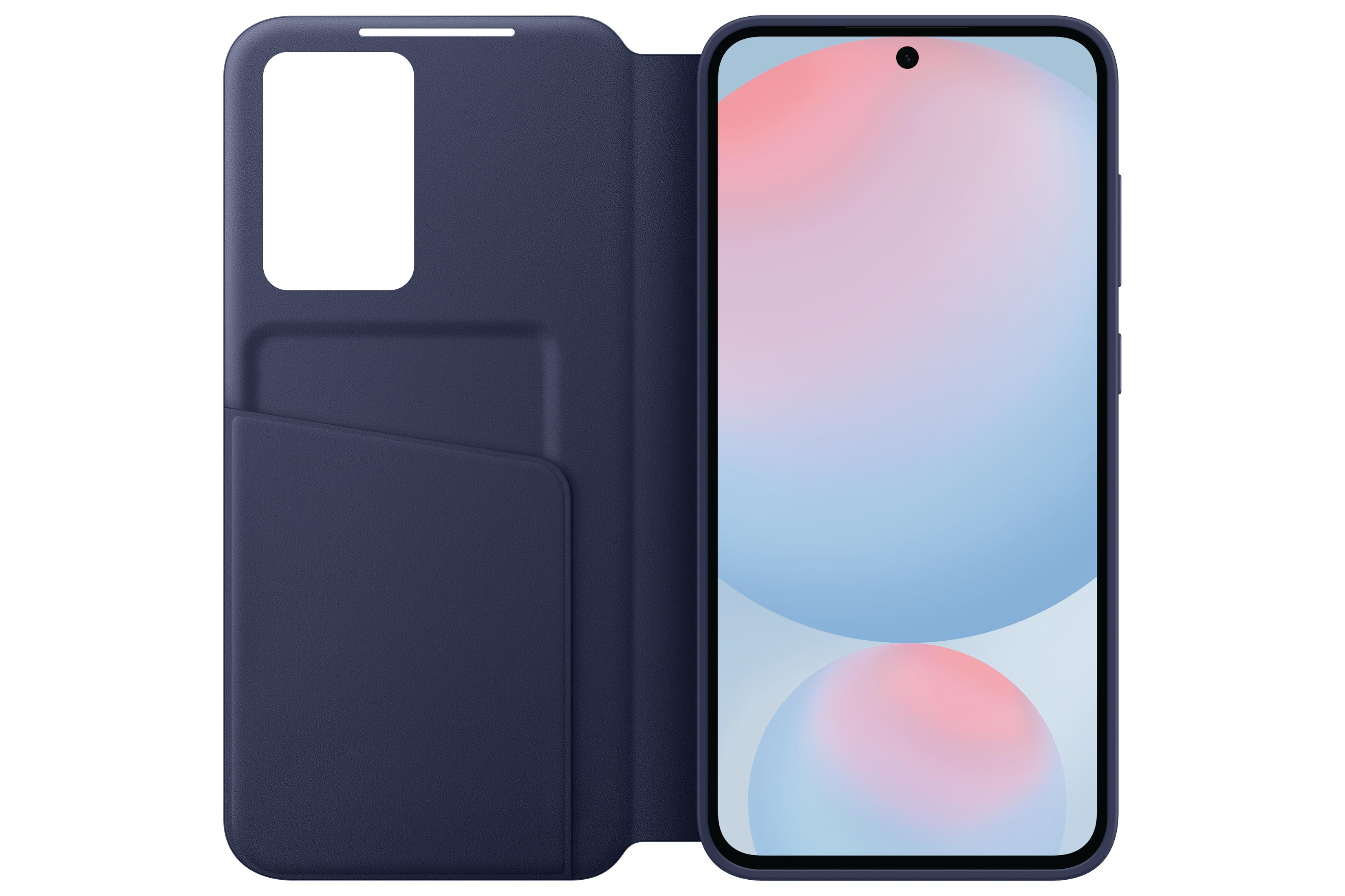 Funda azul oscuro para teléfono con bolsillo integrado, abierta, al lado un smartphone.