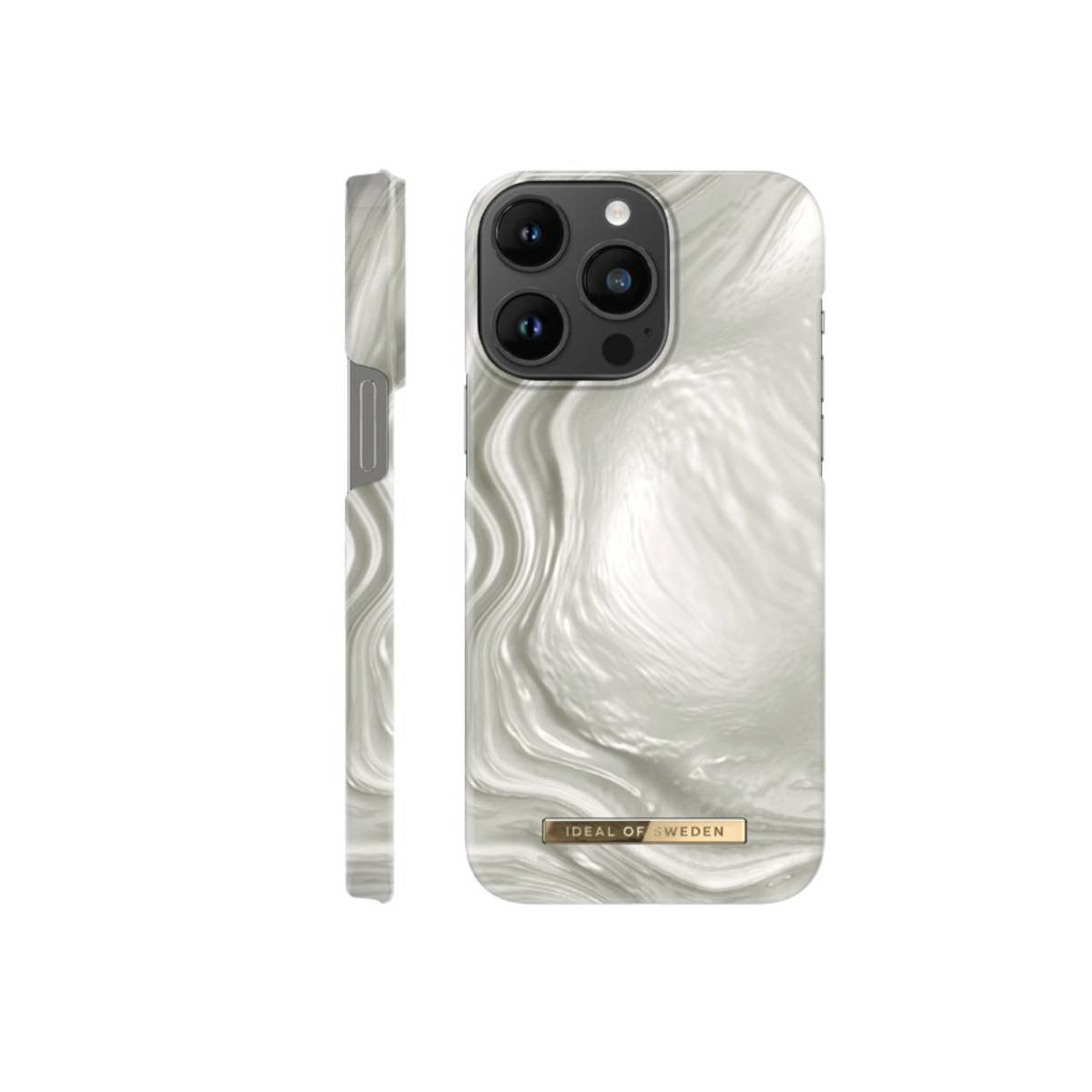 Una cover argentata per telefono con motivo marmorizzato e tre fotocamere.