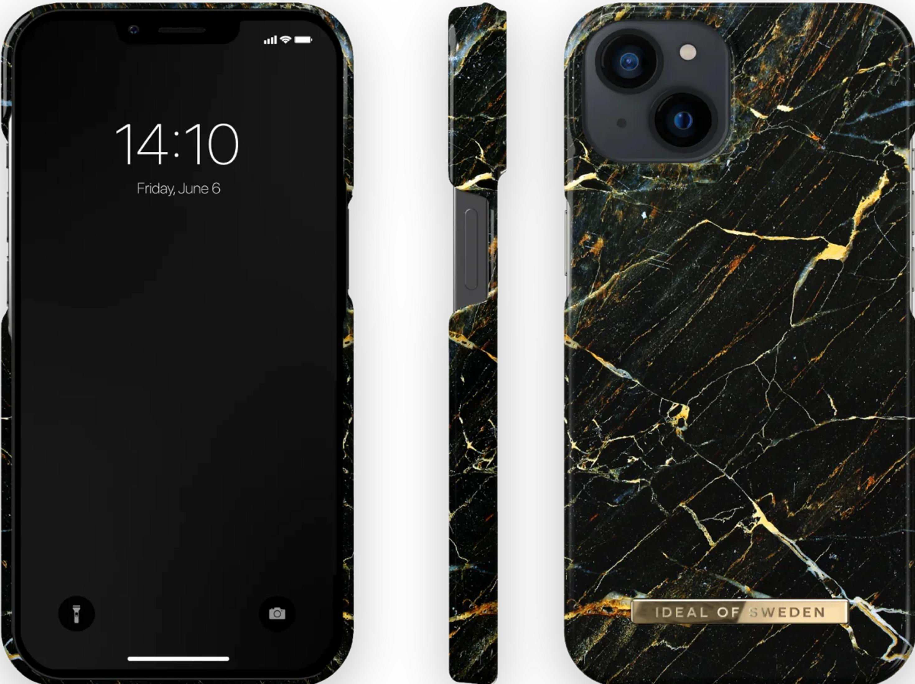Una cover nera per telefono con motivo marmorizzato e venature dorate.