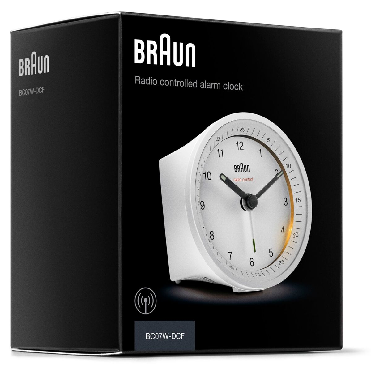 Sveglia analogica bianca su confezione nera con logo Braun e nome prodotto.