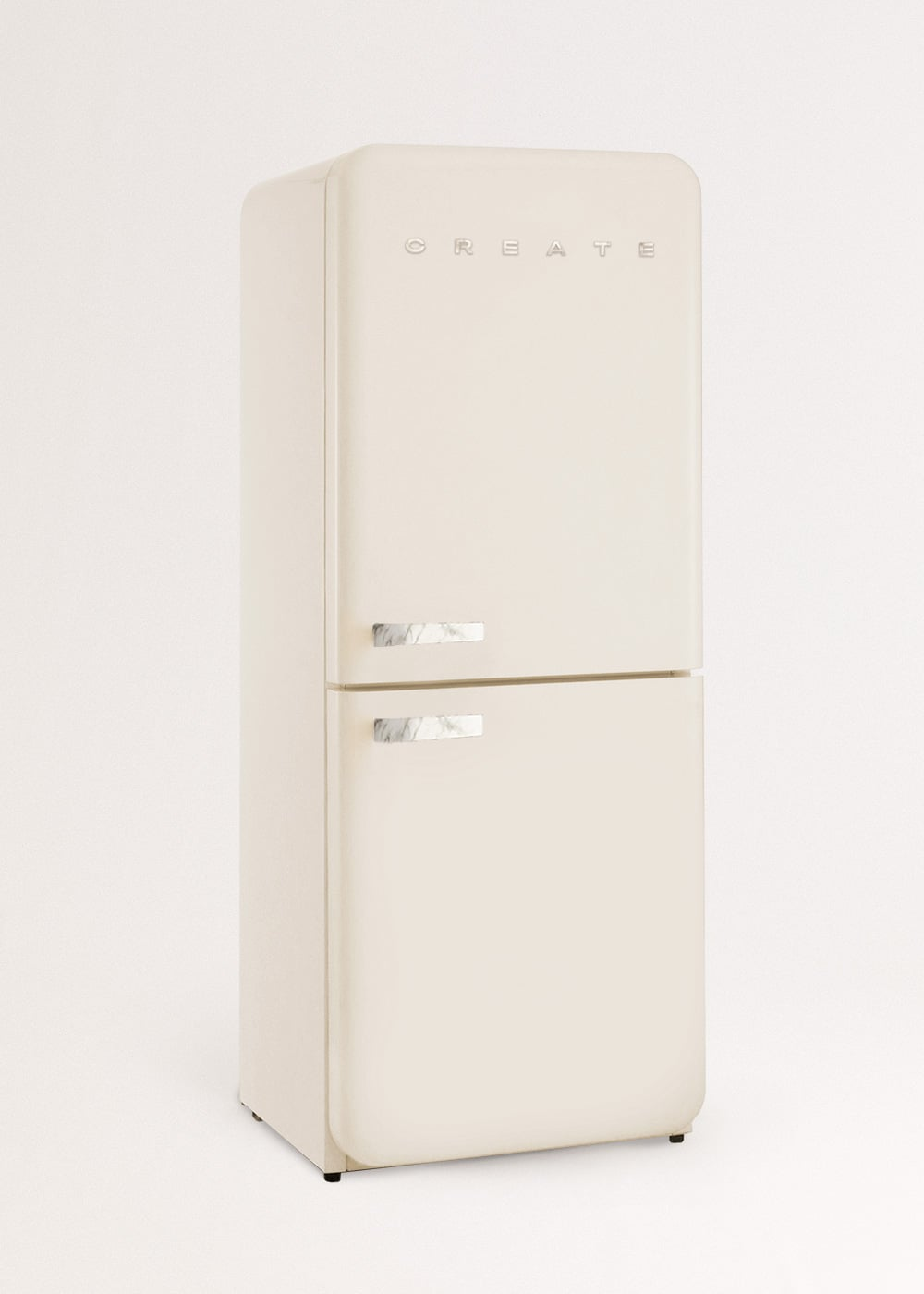 Un refrigerador retro color crema con tiradores de mármol y la palabra CREATE.