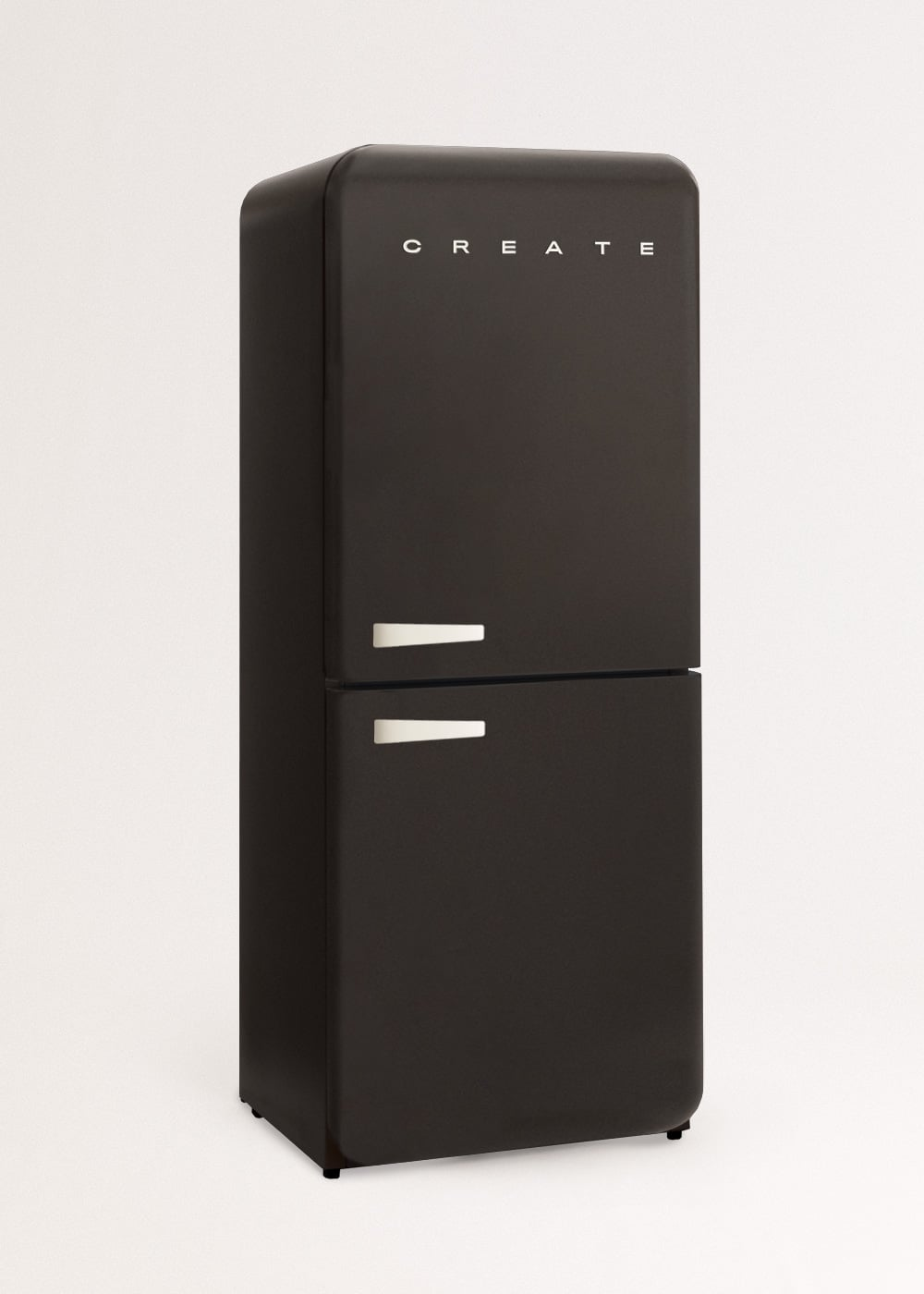 Un refrigerador negro de dos puertas con asas plateadas.