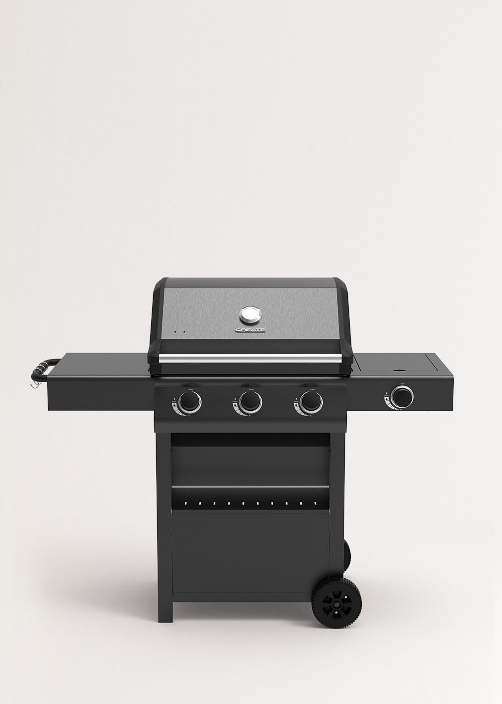 Una parrilla de gas negra con tres quemadores y estantes laterales, sobre ruedas.