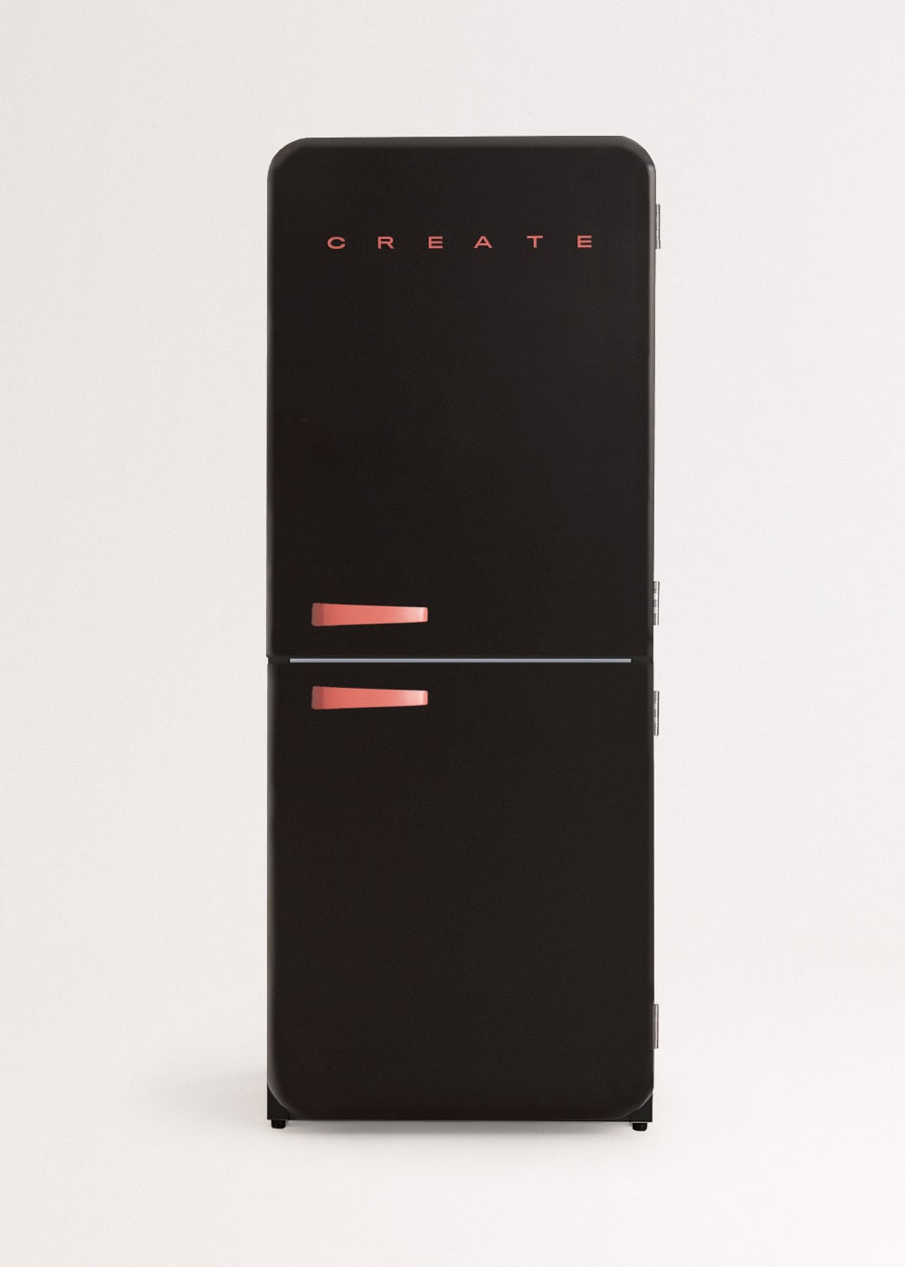 Un refrigerador negro con tiradores de coral y la palabra CREATE.