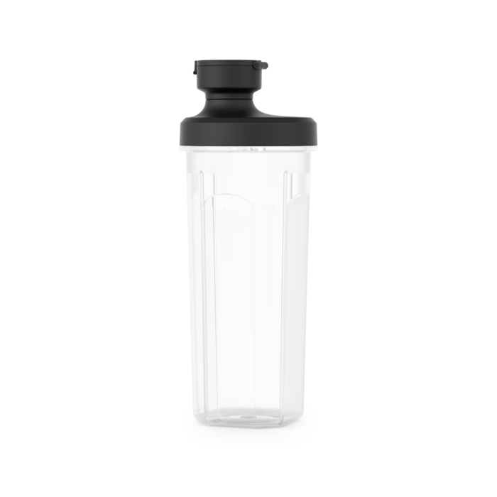 Una botella mezcladora transparente con tapa negra, sobre fondo blanco.