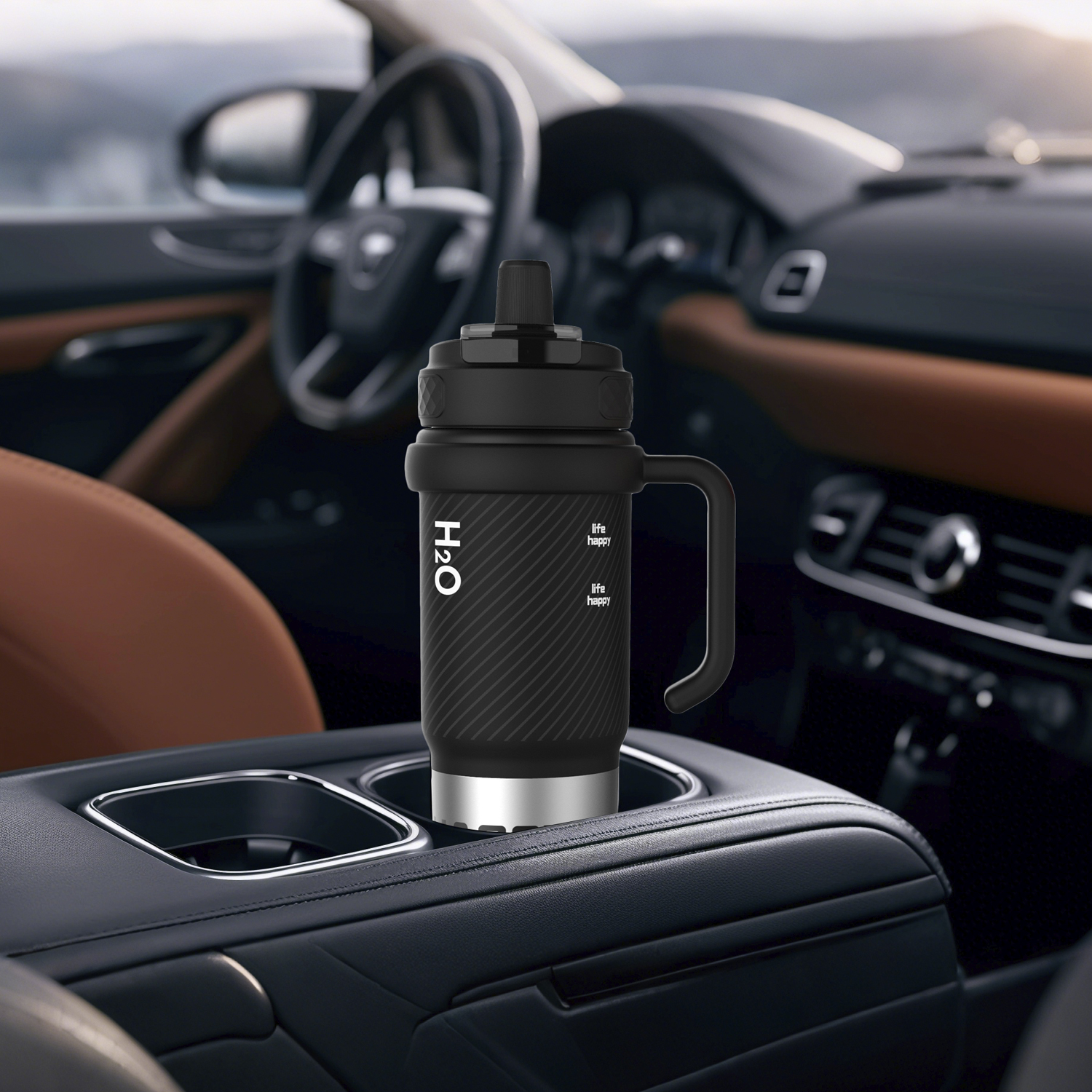 Taza negra H2O con asa en portavasos de coche, interior de cuero