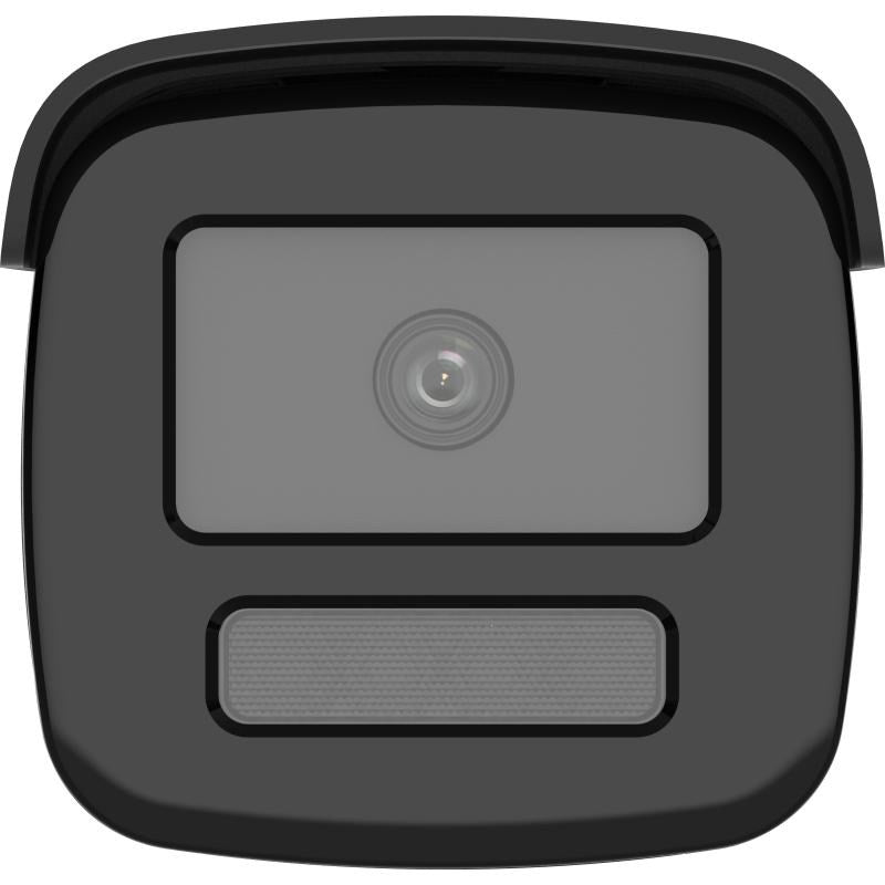 Primo piano di una telecamera di sicurezza nera con obiettivo e griglia.