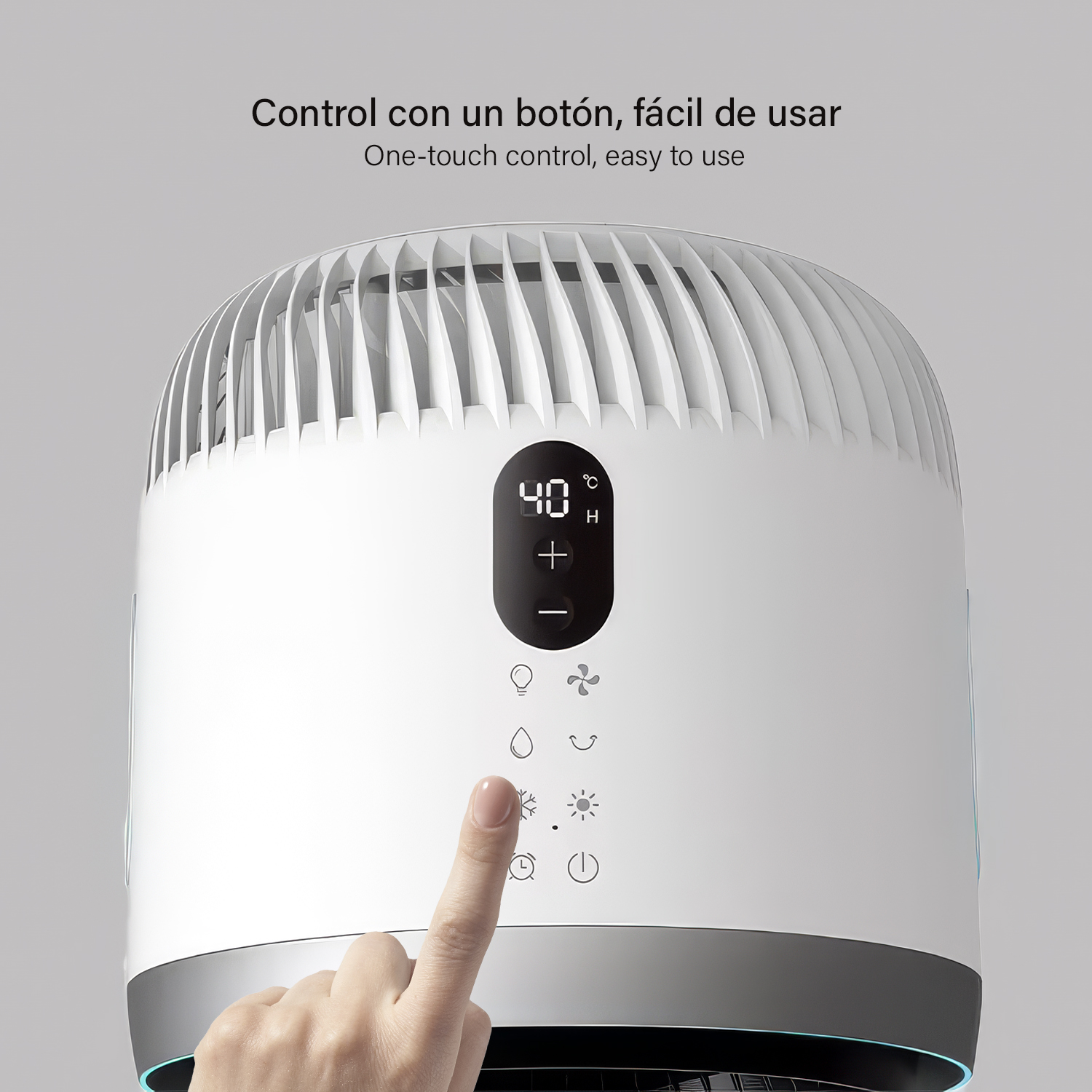 Una persona presiona un botón en un dispositivo blanco con pantalla digital.