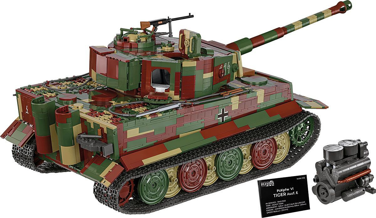 Modello dettagliato di un carro armato Tiger con motivo mimetico e motore separato.