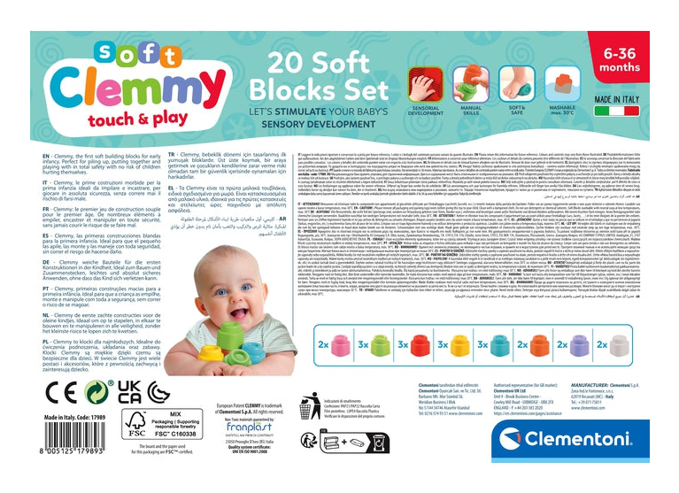 Ein Baby spielt mit bunten Clemmy Bausteinen. Packung mit Produktinformationen.