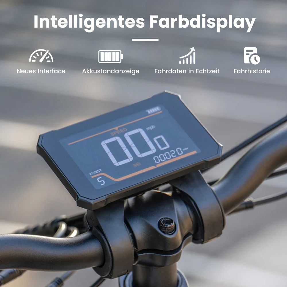 Display a colori intelligente su una bicicletta che mostra velocità e distanza.