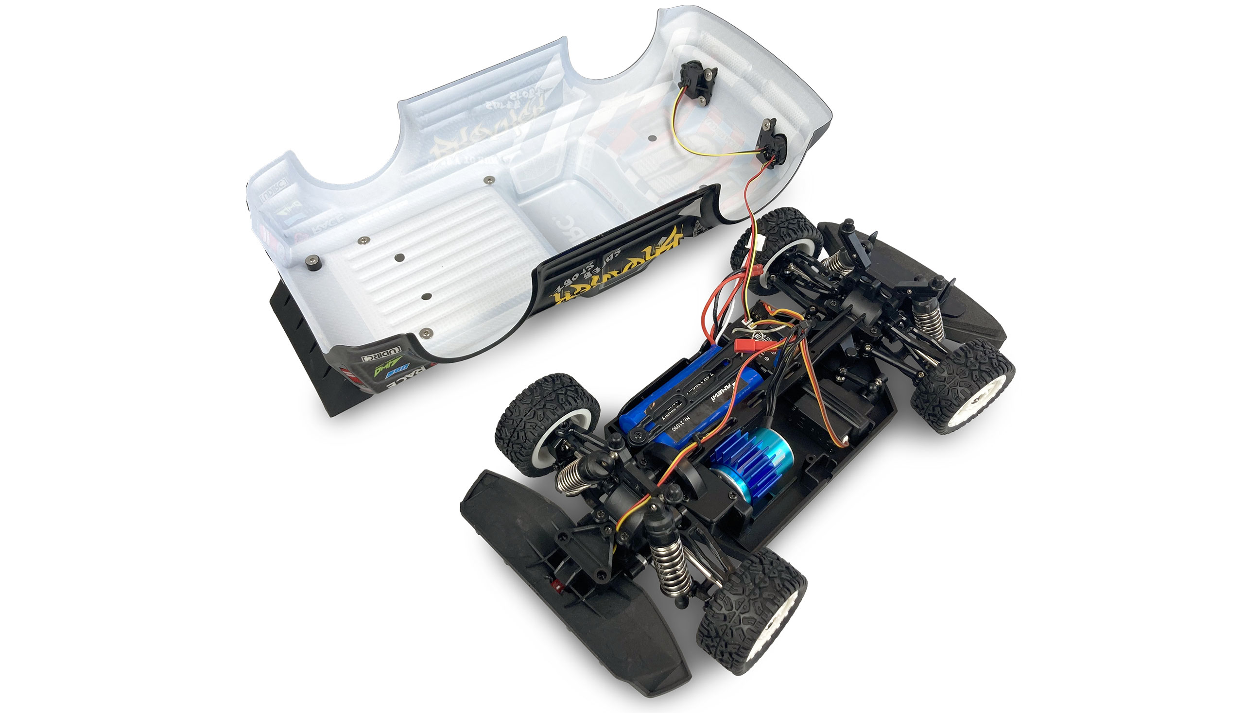 Ein ferngesteuertes Auto-Chassis mit blauem Motor und abnehmbarer Karosserie.