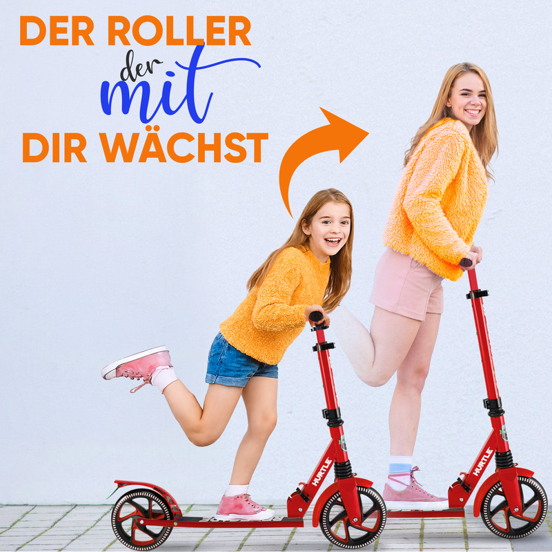 Zwei Mädchen auf roten Rollern vor weißem Hintergrund, ein Pfeil zeigt nach rechts.