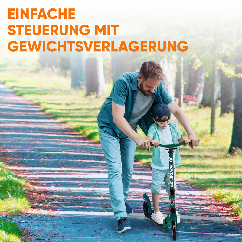 Mann lehrt Kind, grünen Roller auf Parkweg zu fahren. Text: Einfache Steuerung.