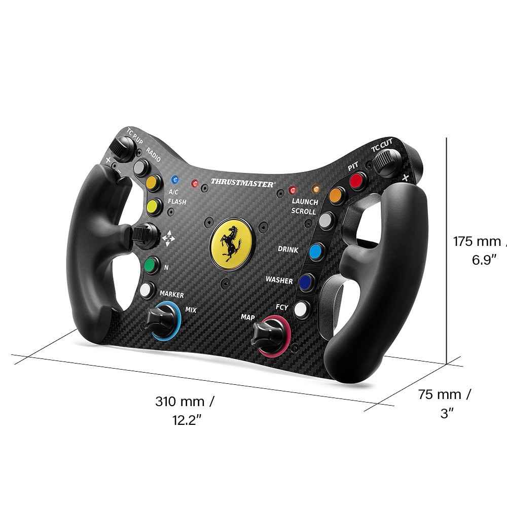 Un volante de carreras Thrustmaster Ferrari negro con detalles de fibra de carbono y muchos botones.