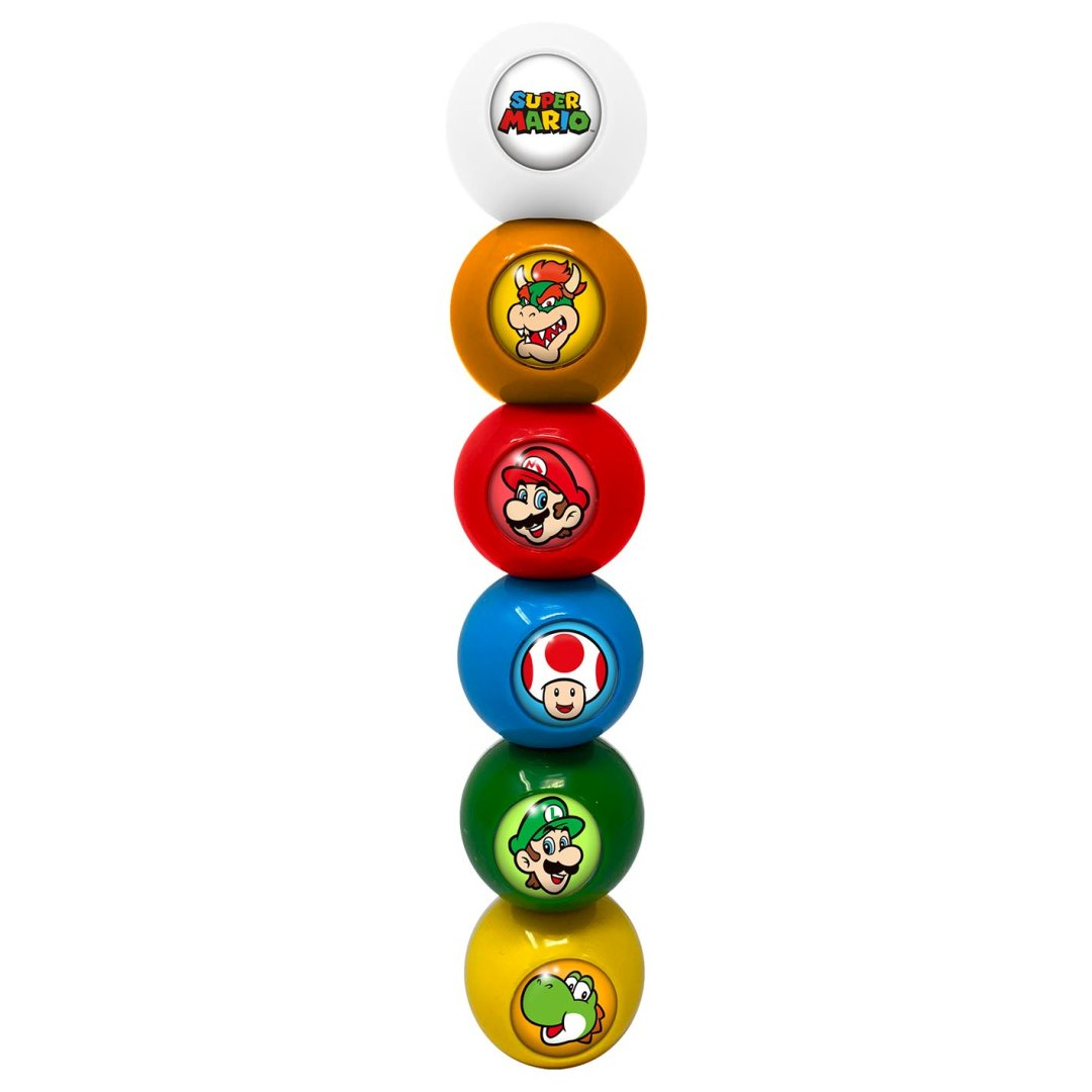 Ułożone w stos kulki Super Mario: Biała (logo Super Mario), Pomarańczowa (Bowser), Czerwona (Mario), Niebieska (Grzyb), Zielona (Luigi), Żółta (Yoshi).