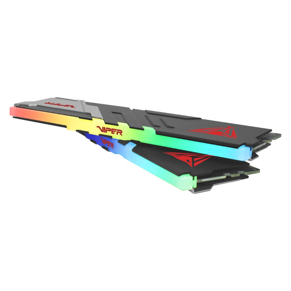Dwa czarne moduły RAM z czerwonym logo Viper i oświetleniem RGB.