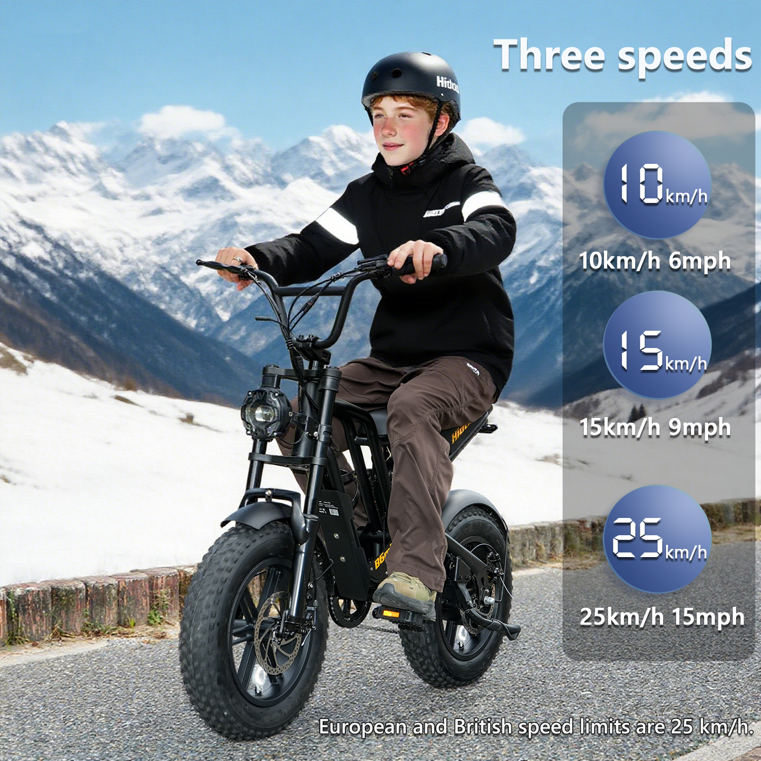 Ragazzo guida e-bike in paesaggio montano innevato, mostrando tre velocità.