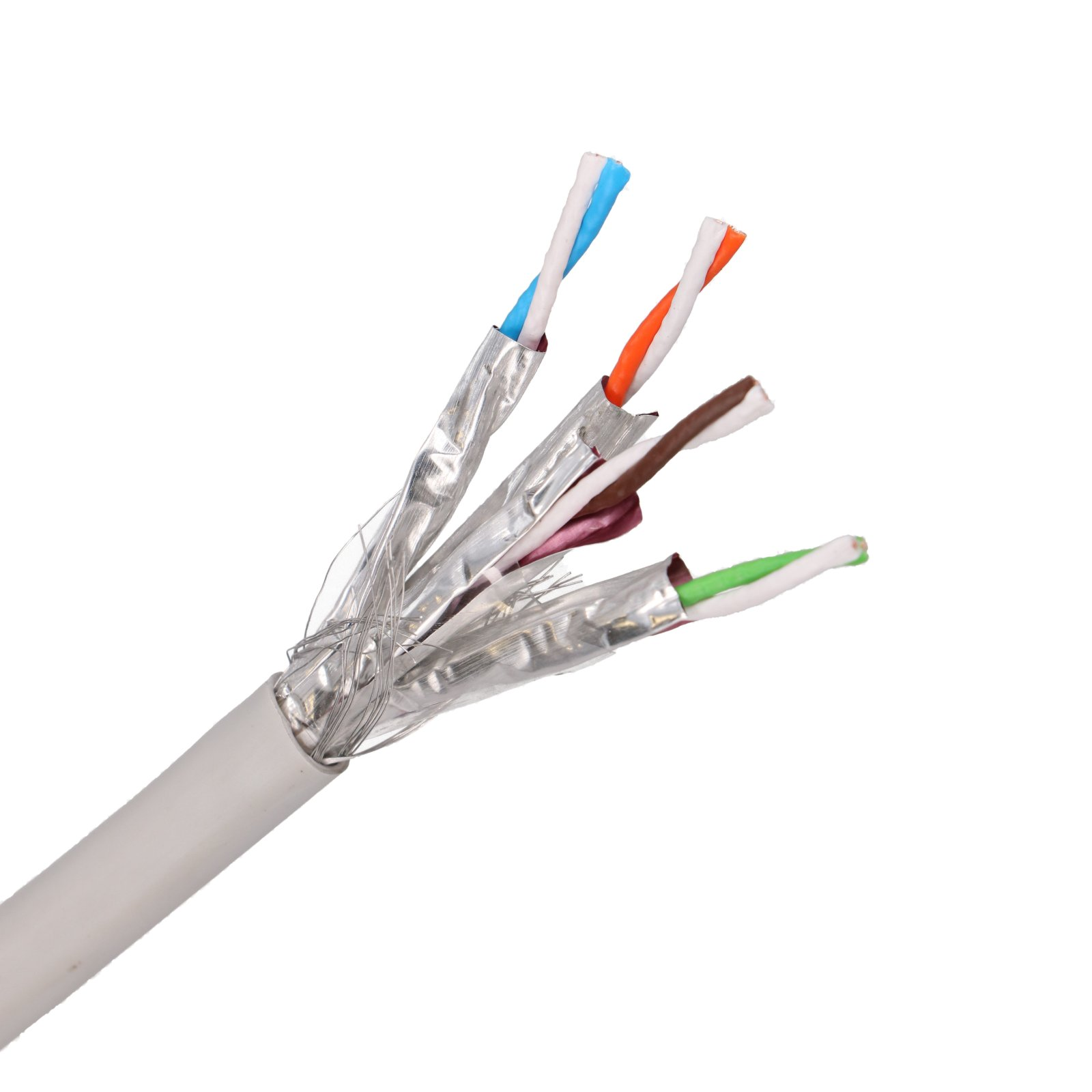 Kabel sieciowy z odsłoniętymi skręconymi przewodami w kolorze niebieskim, pomarańczowym, brązowym i zielonym.