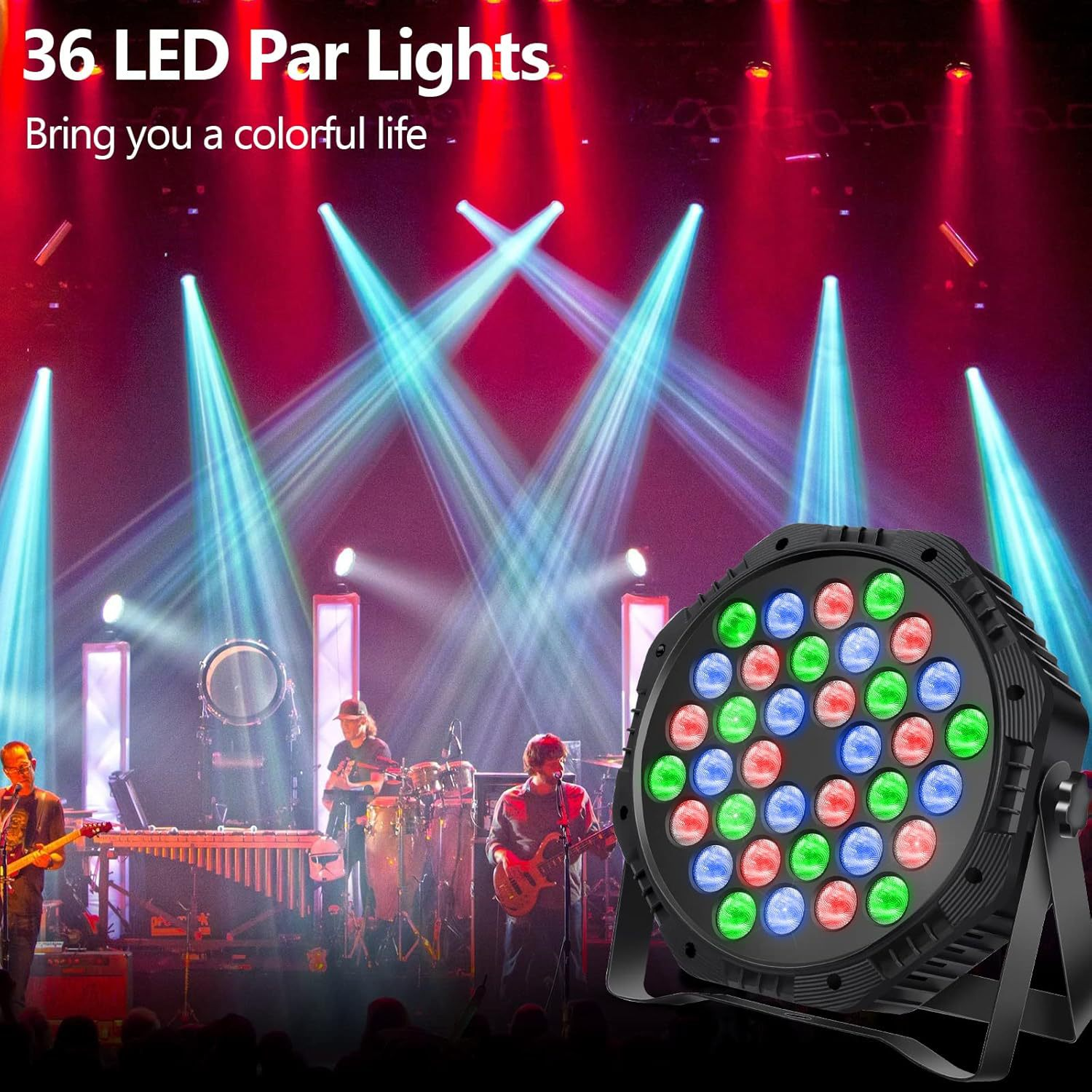 Ein Par-Licht mit roten, grünen und blauen LEDs leuchtet auf einer Bühne mit Musikern.