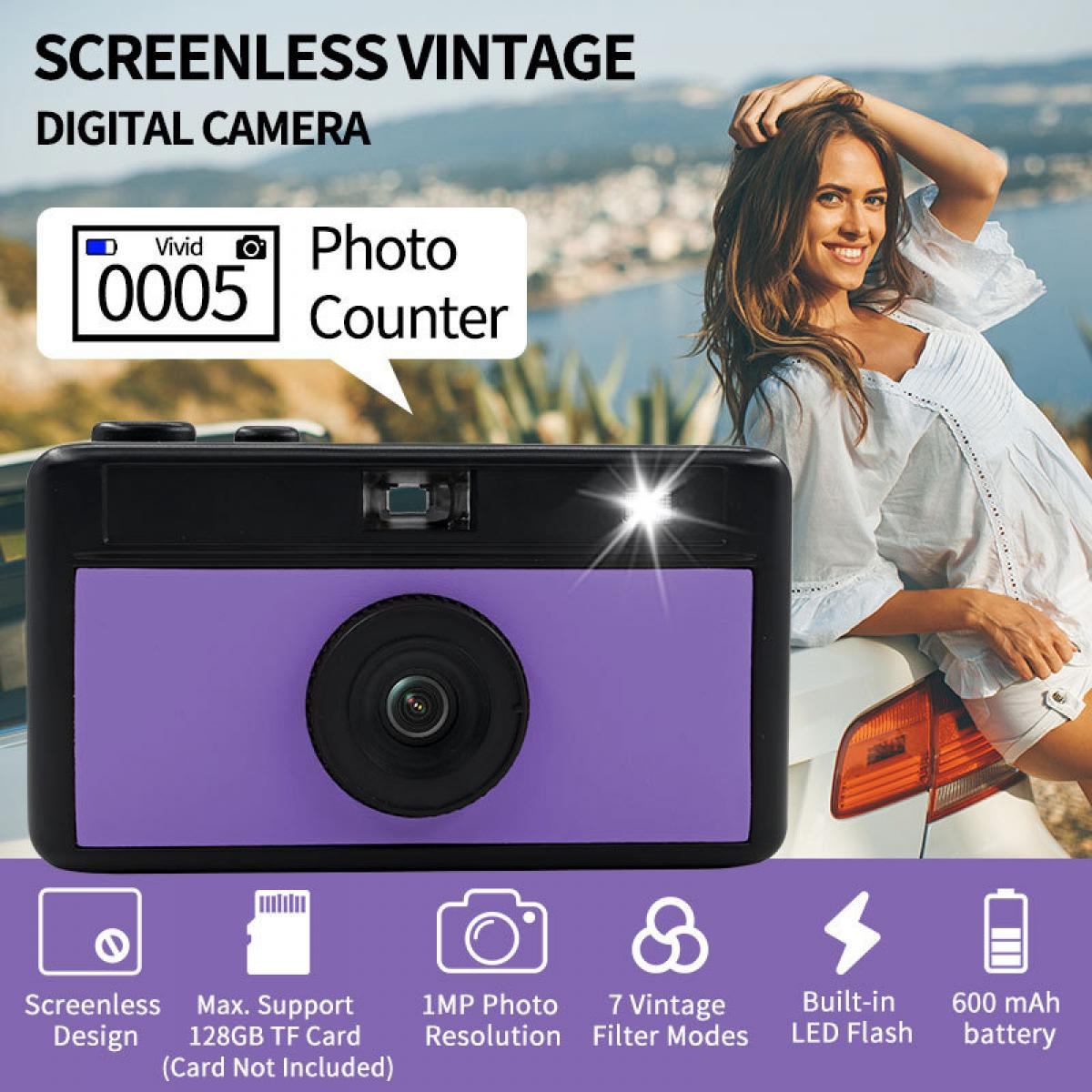 Violette Digitalkamera mit Fotozähler, lächelnder Frau im Hintergrund.