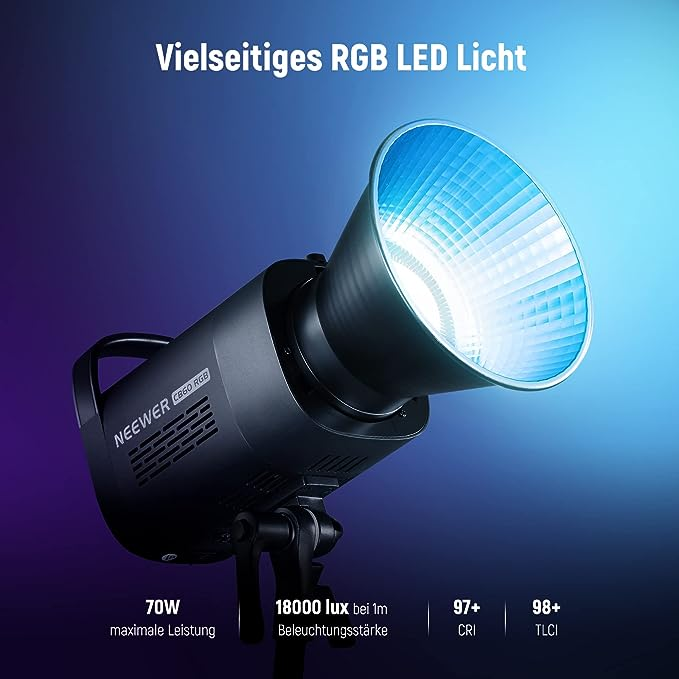 Ein NEEWER RGB LED-Licht mit 70W Leistung und 18000 Lux bei 1m.