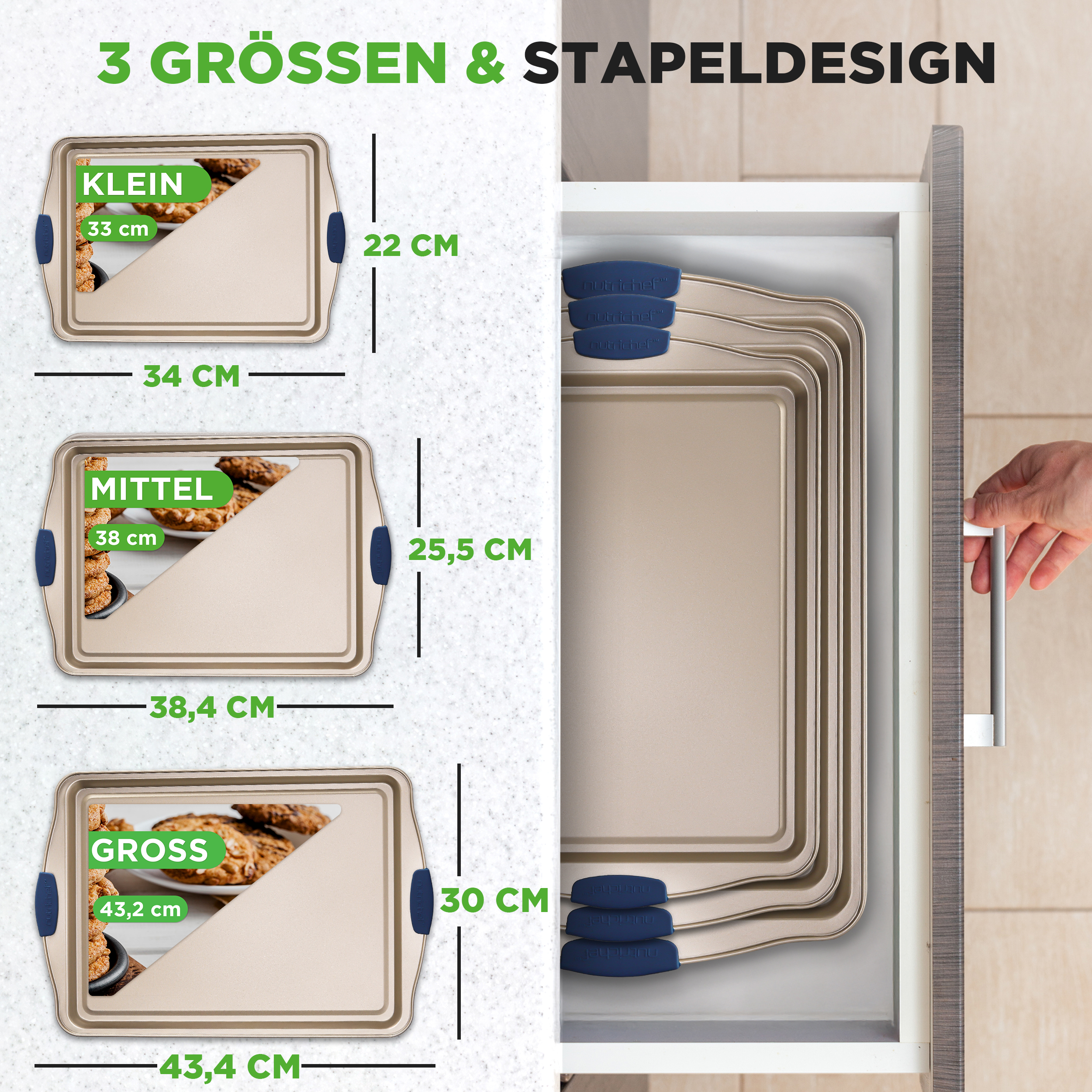 Drei goldene Backbleche in verschiedenen Größen und blauem Griff liegen in einer Schublade.