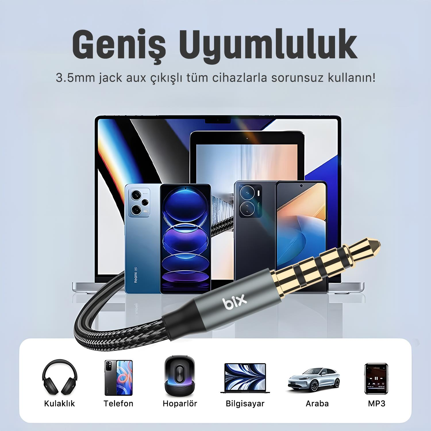 Laptop, telefon ve kulaklık gibi çeşitli cihazlara bağlanan 3,5 mm jak fişi.