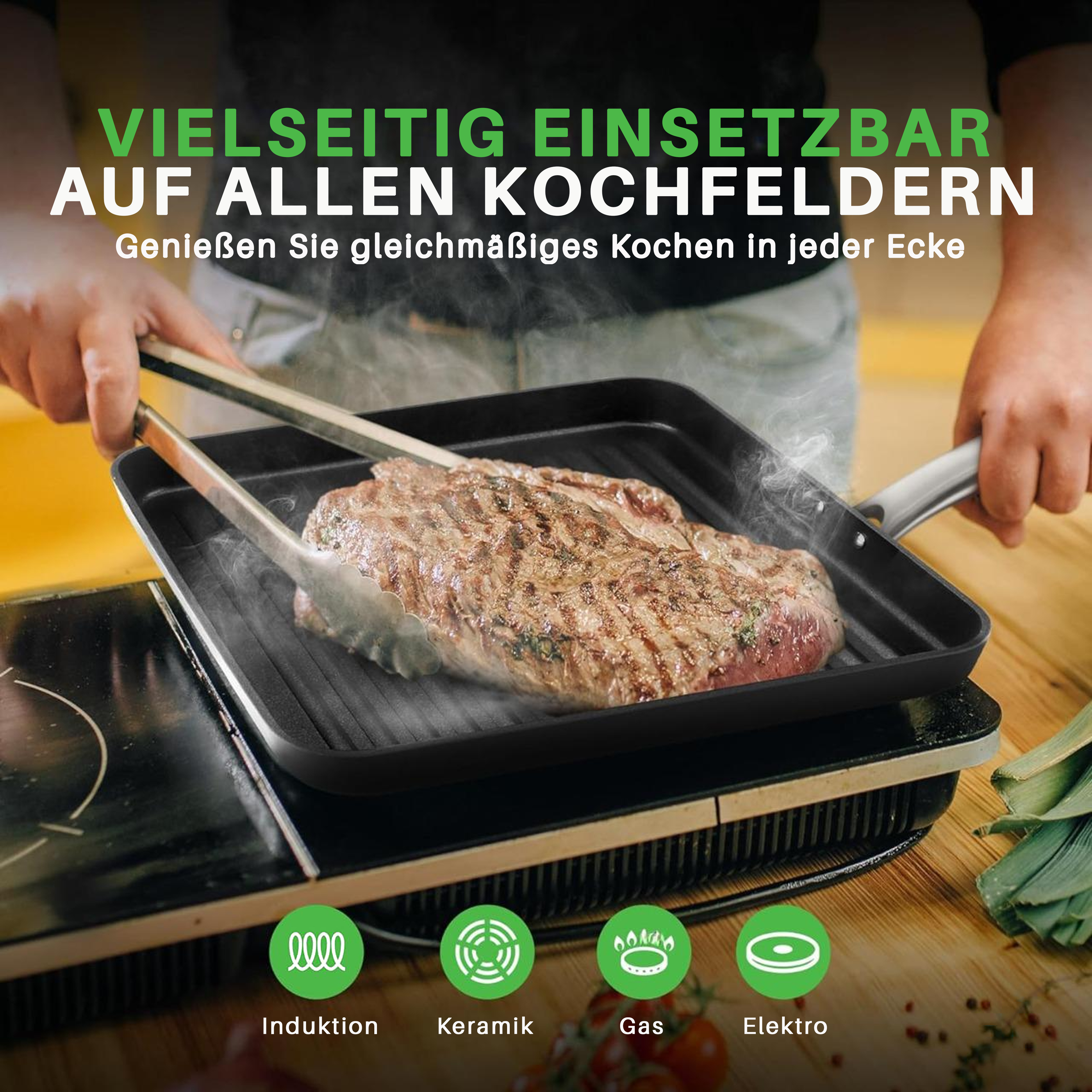 Ein Steak wird mit einer Zange in einer Grillpfanne auf einem Kochfeld gewendet.