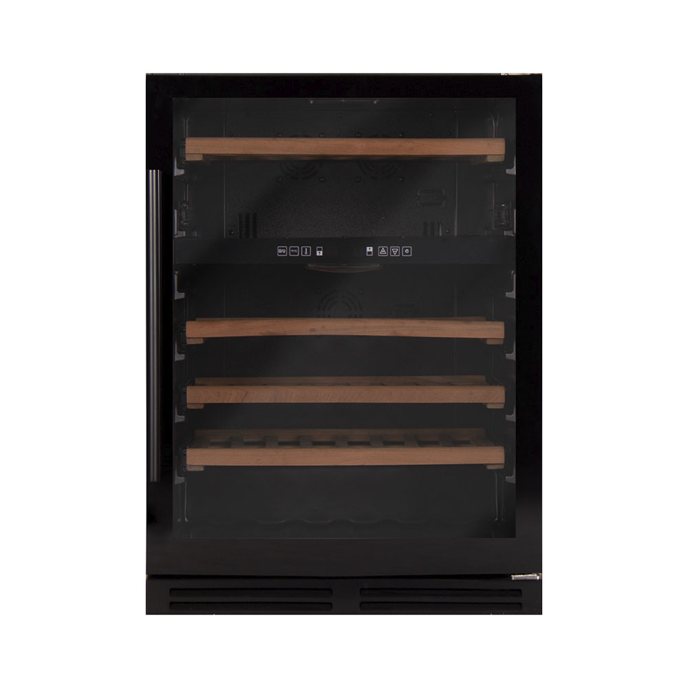 Ein schwarzer Weinkühlschrank mit Glastür und Holzeinlegeböden. Bedienfeld oben.