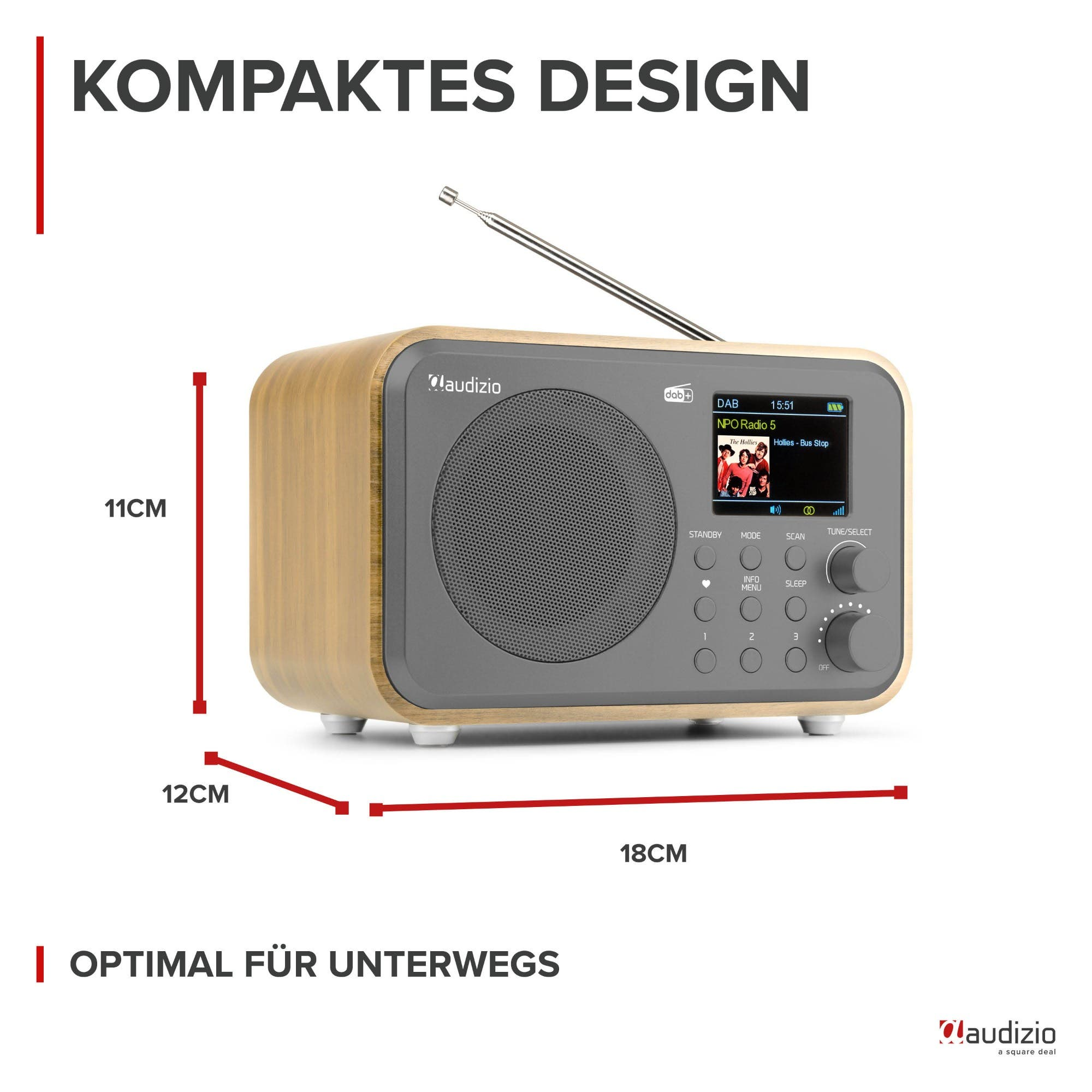 Una radio compacta de madera y plástico gris con antena plateada.
