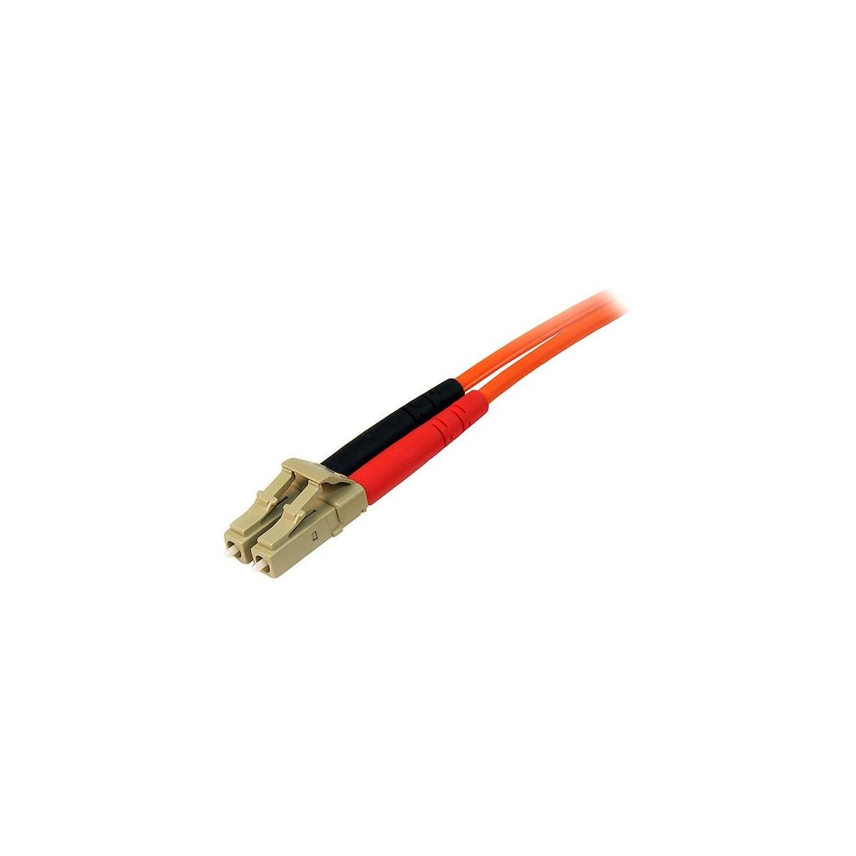 Un cavo in fibra ottica arancione con due connettori, una sezione nera e una rossa.
