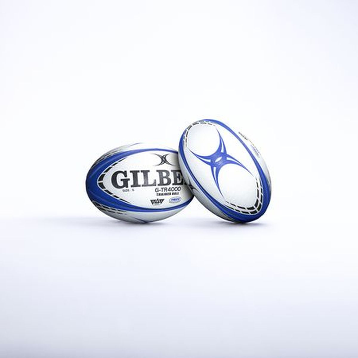 Due palloni da rugby bianchi con segni blu su sfondo bianco.