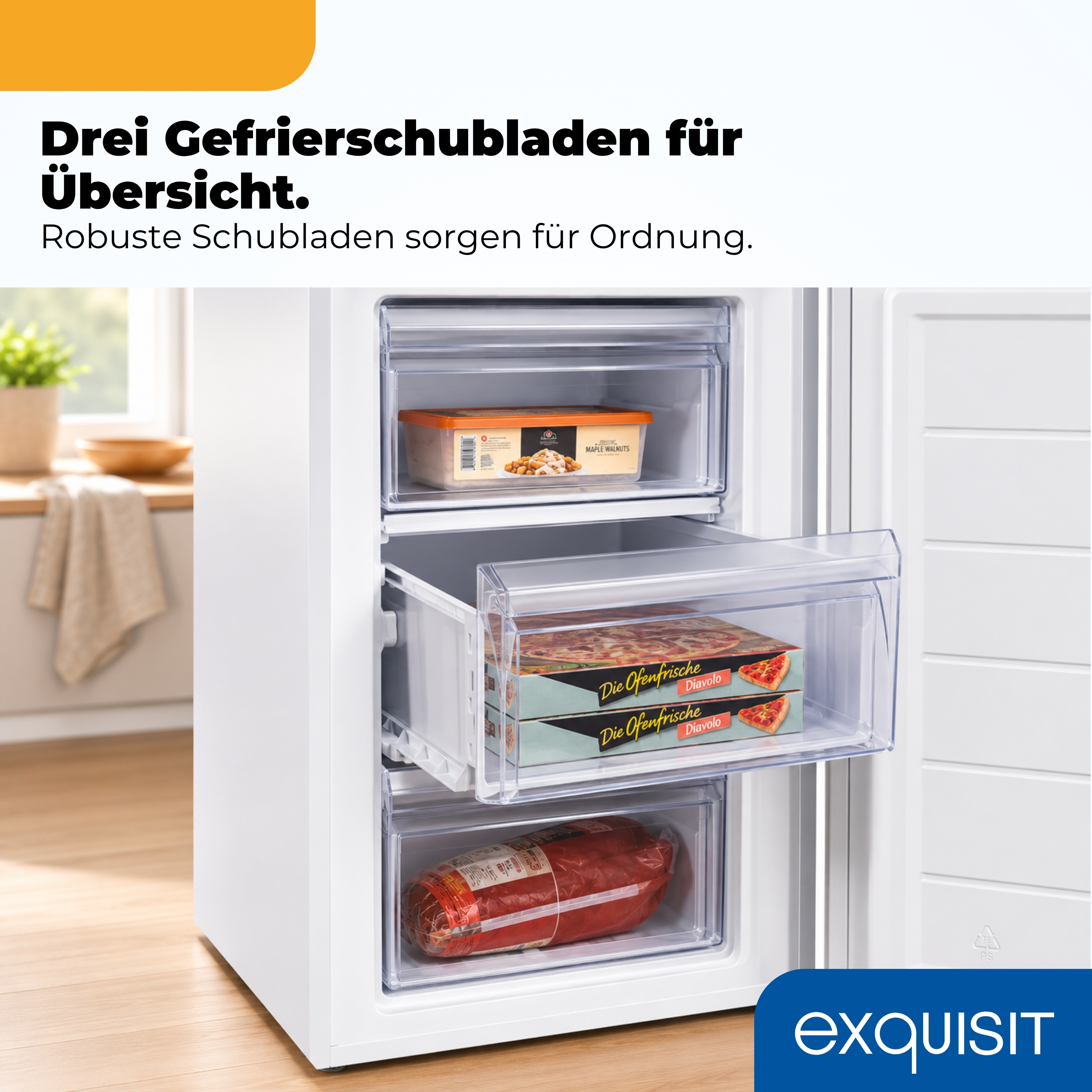 Ein weißer Gefrierschrank mit drei offenen Schubladen, gefüllt mit Lebensmitteln.