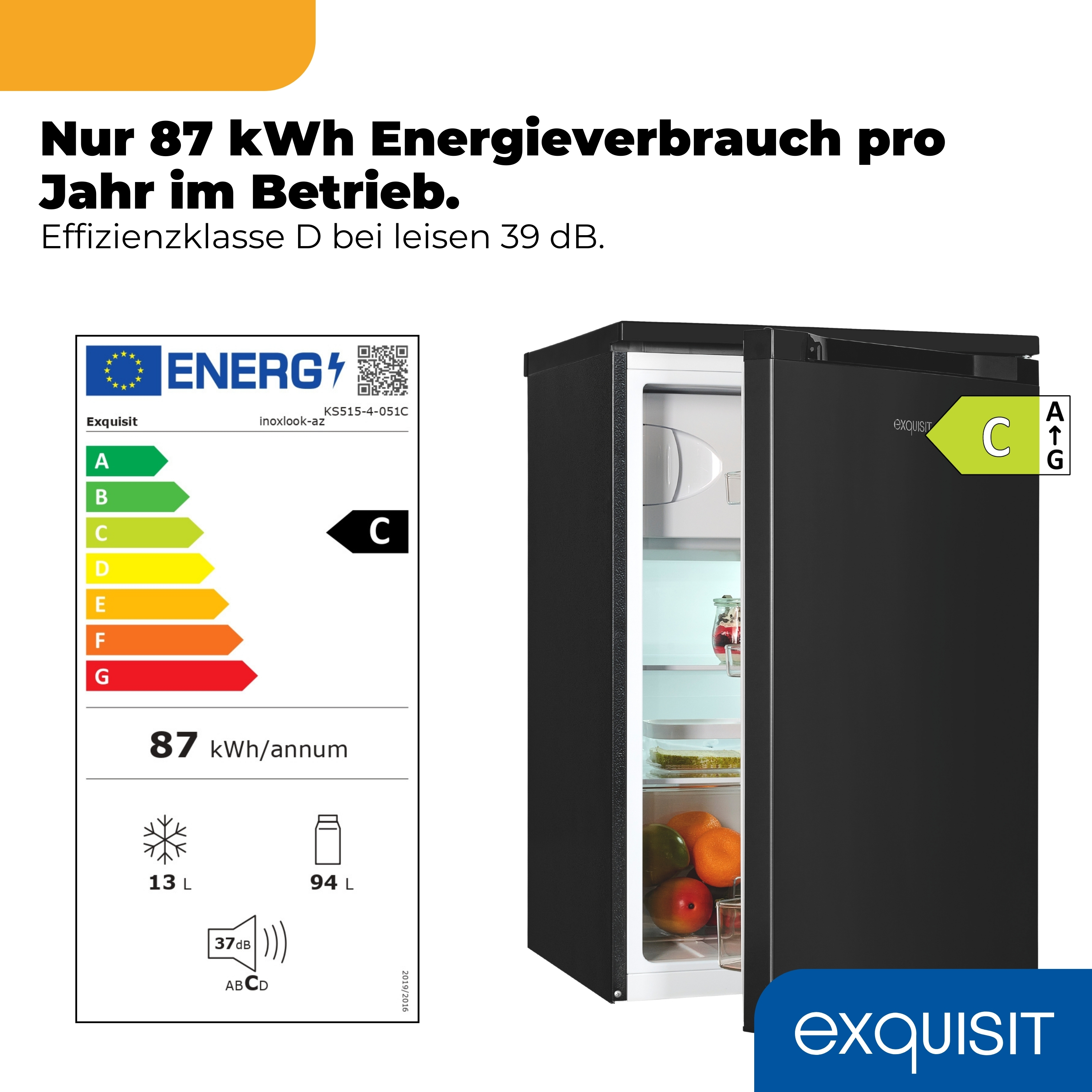 Schwarzer Kühlschrank mit Energieeffizienzlabel Klasse C und Lebensmittelinhalt.
