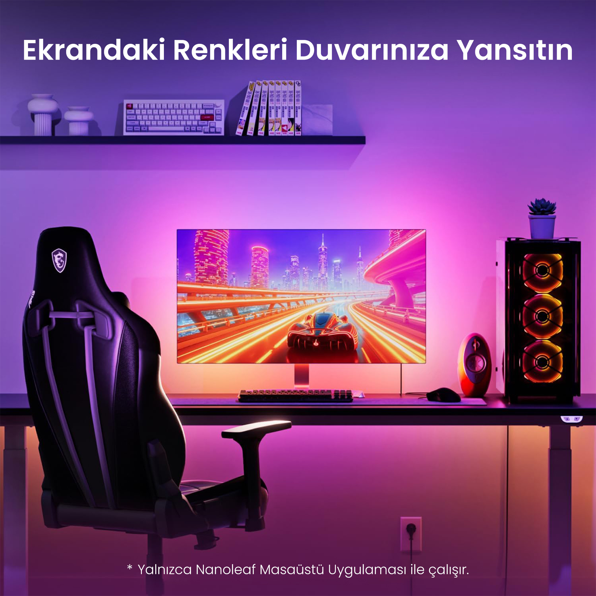 Mor ışıklı, monitörlü, klavyeli, PC'li masanın önünde siyah oyuncu koltuğu.