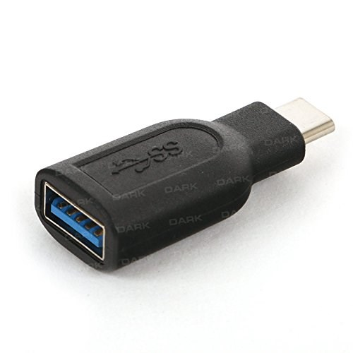 Mavi USB-A bağlantı noktasına ve SS logosuna sahip siyah USB-C - USB-A adaptörü.