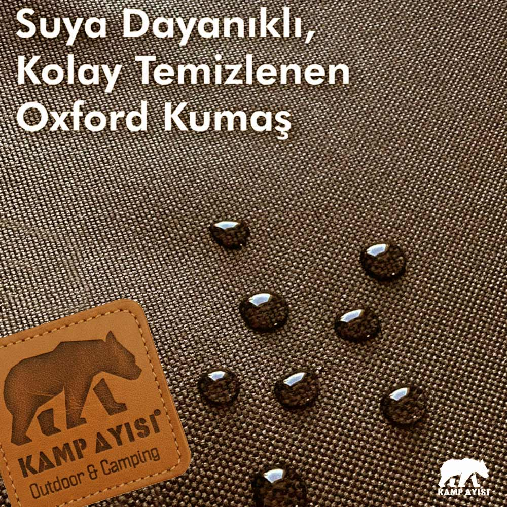 Su damlaları ve kahverengi ayı logolu kahverengi Oxford kumaş.