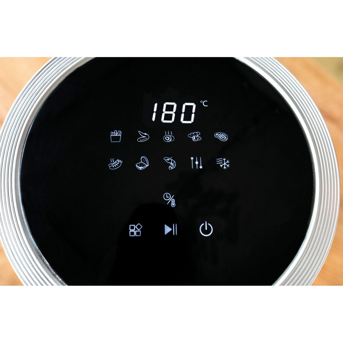 Wyświetlacz cyfrowy pokazuje 180C z ikonami frytek, ryby, kurczaka, steka i innych.
