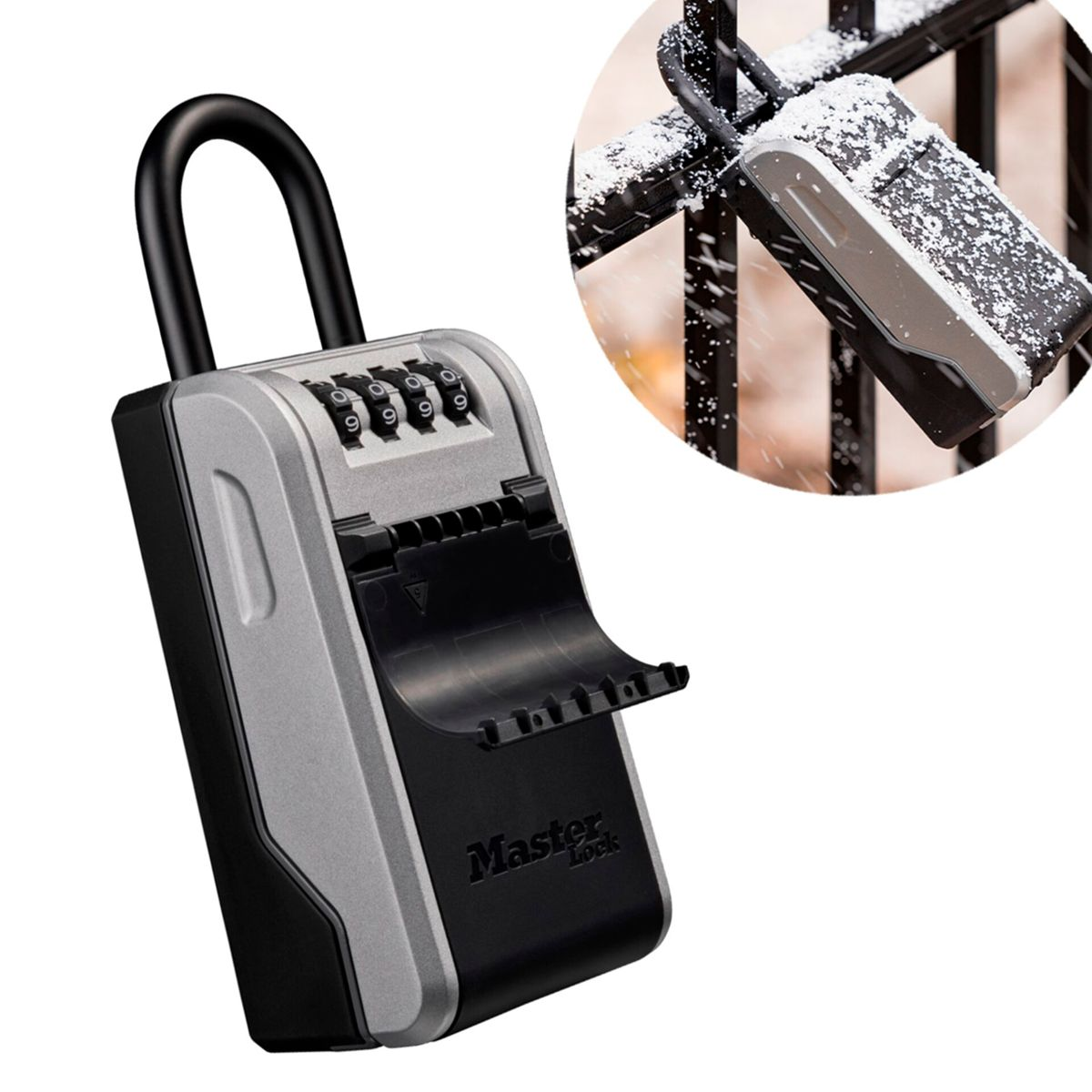 Un portachiavi Master Lock argento e nero con maniglia nera.