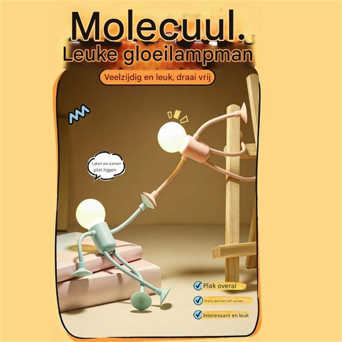 Zwei leuchtende Lampen in Form von kleinen Männchen liegen auf Büchern.