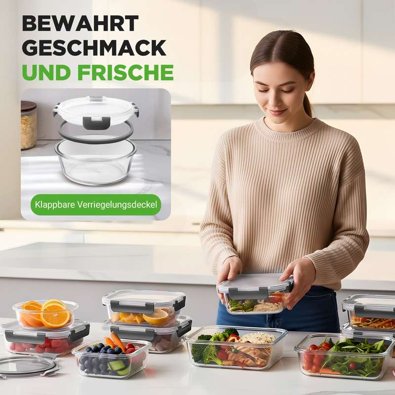 Eine Frau hält einen Glasbehälter mit Essen. Mehr Behälter mit Obst und Gemüse stehen daneben.
