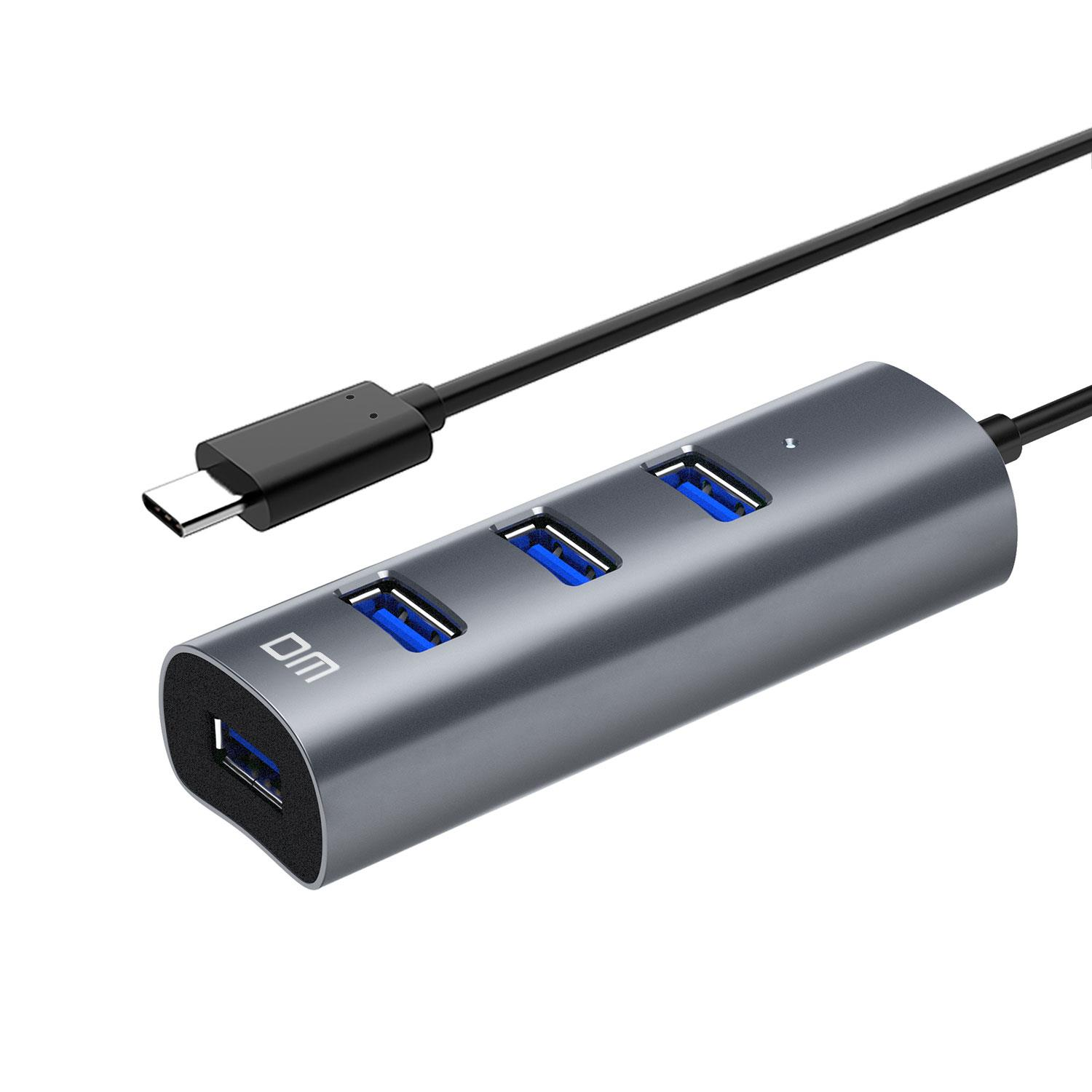 Dört mavi USB bağlantı noktasına ve USB-C kablosuna sahip gri USB-C hub.