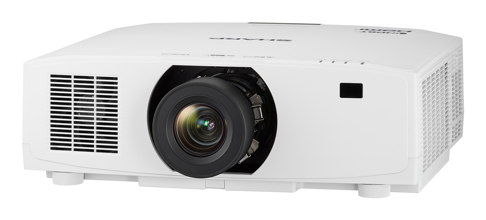 Un proyector Sharp blanco con su lente y rejillas de ventilación.