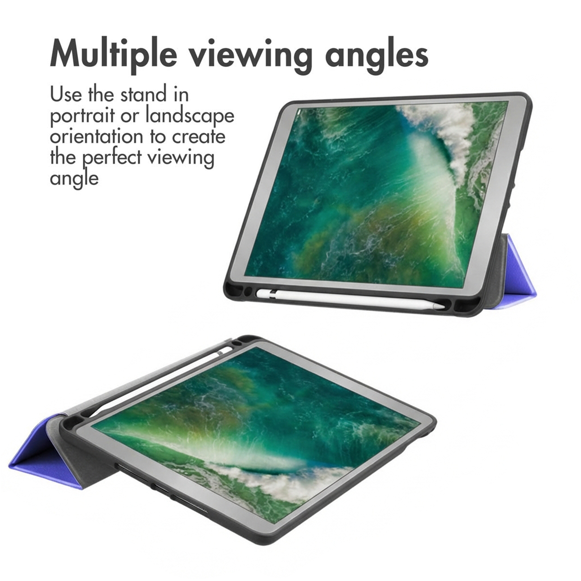 Tablet in custodia nera con supporto blu, mostrato in orizzontale e verticale.