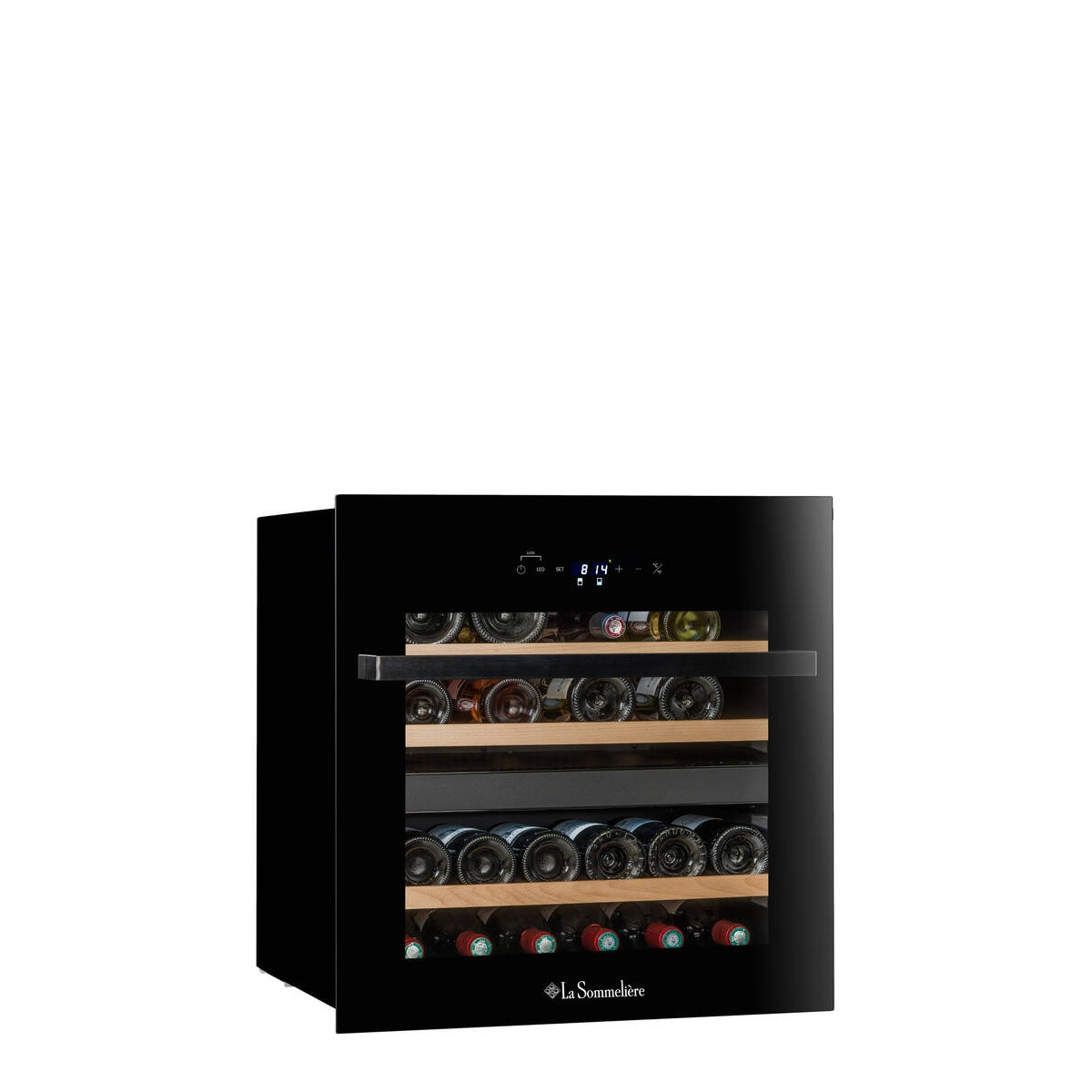 Enfriador de vino negro con puerta de cristal que muestra 5 estantes con botellas de vino.
