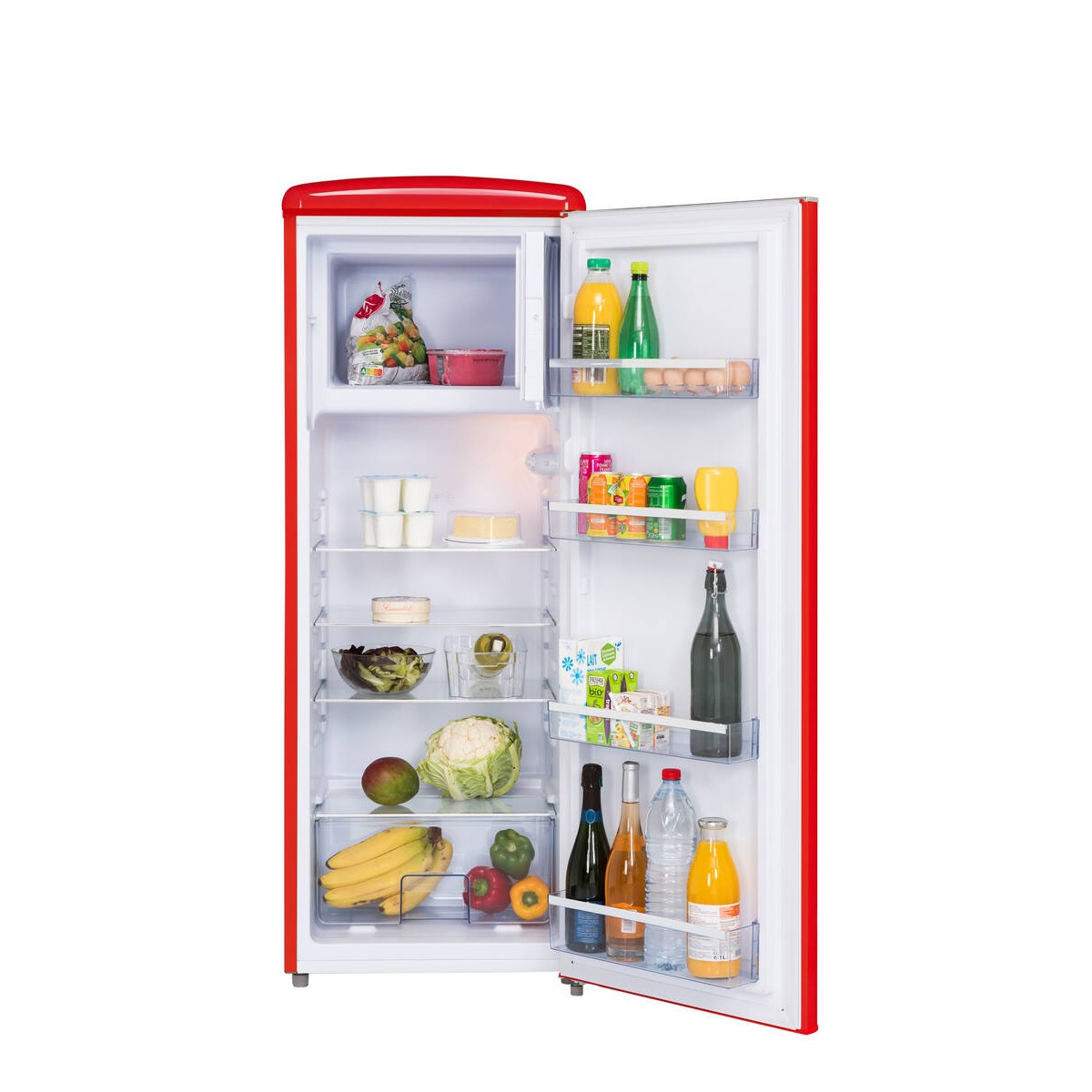 Ein offener roter Kühlschrank mit Lebensmitteln wie Obst, Gemüse, Eiern und Getränken.